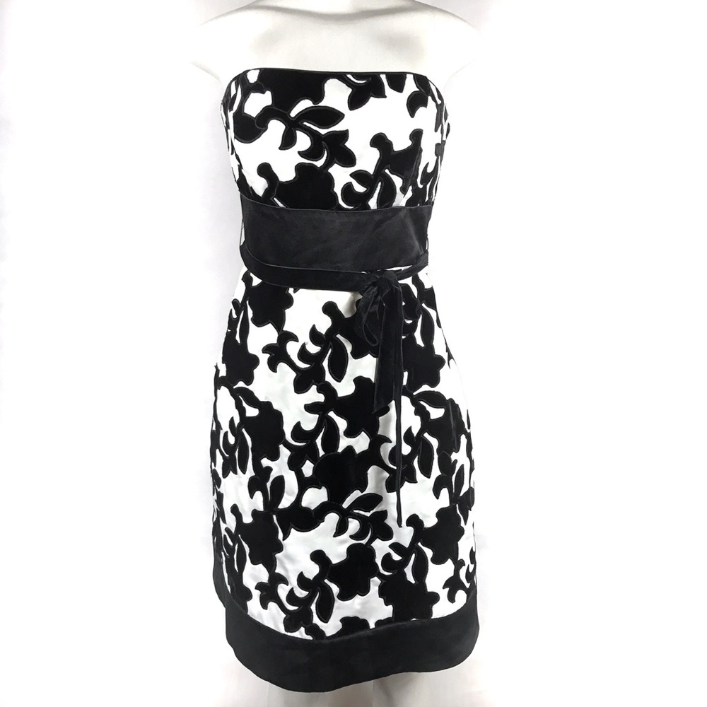 White House Black Market Sleeveless Dress Size 6